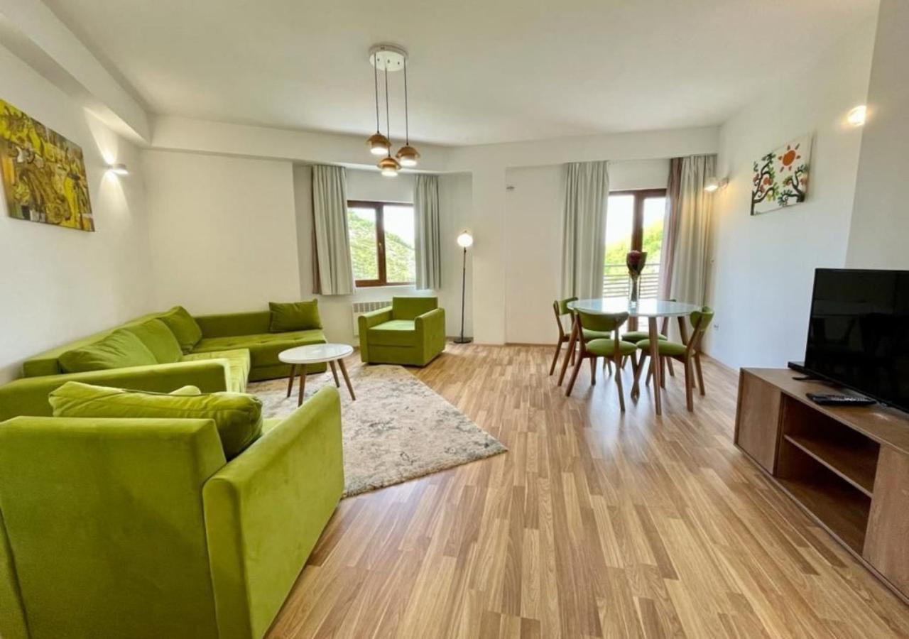 Lakeview Hotel & Apartments مافروفو المظهر الخارجي الصورة