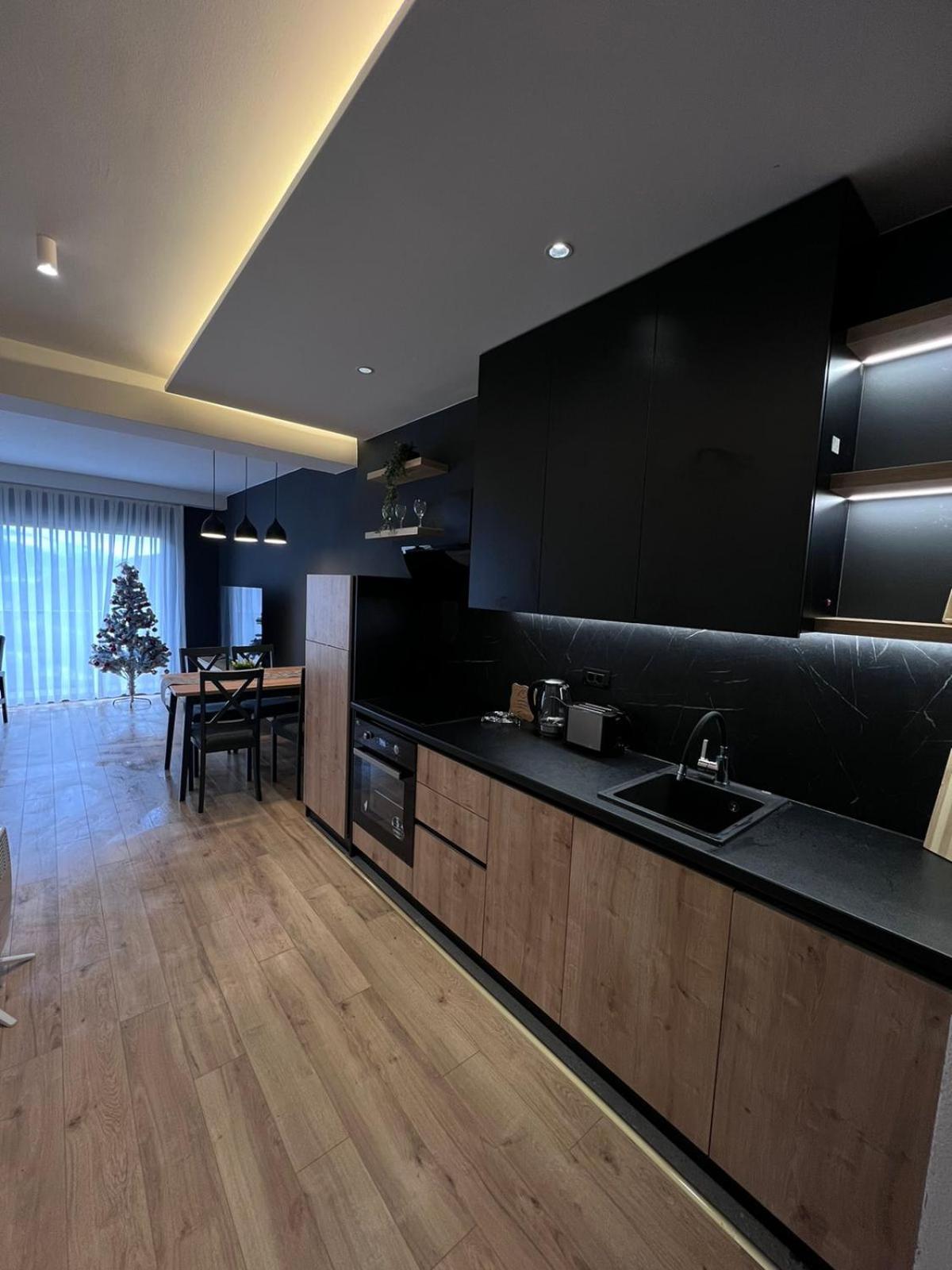 Lakeview Hotel & Apartments مافروفو المظهر الخارجي الصورة