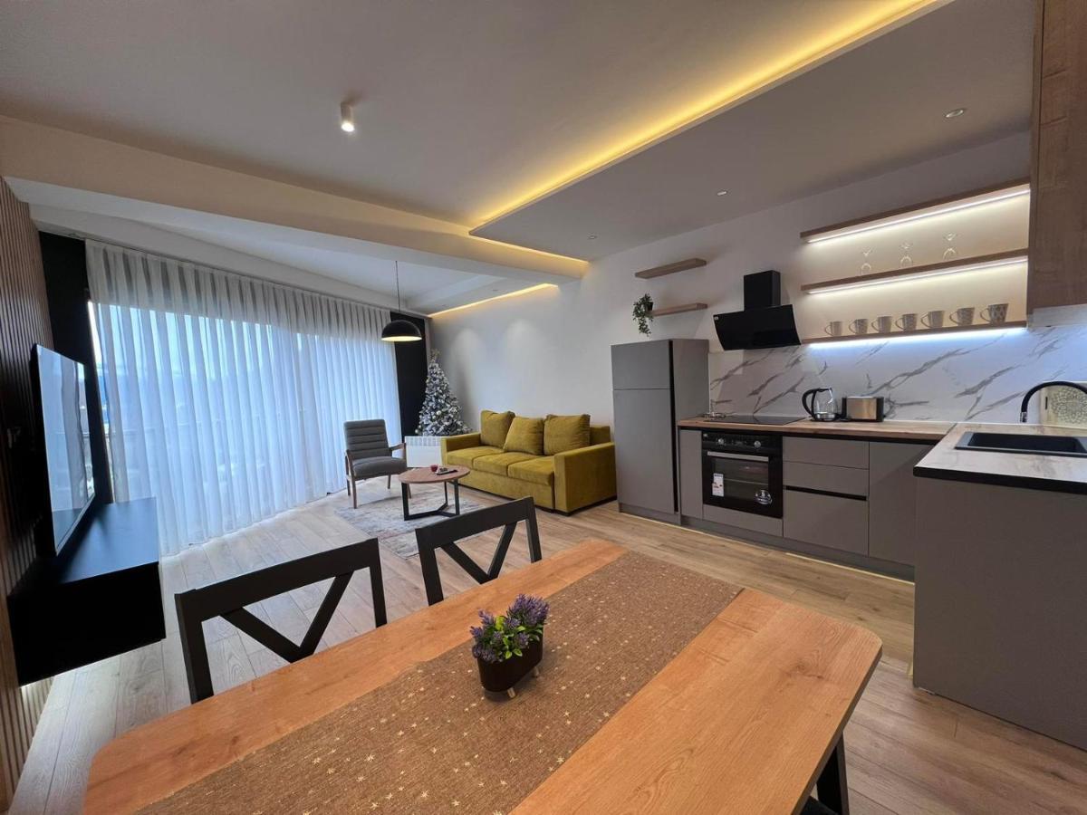 Lakeview Hotel & Apartments مافروفو المظهر الخارجي الصورة