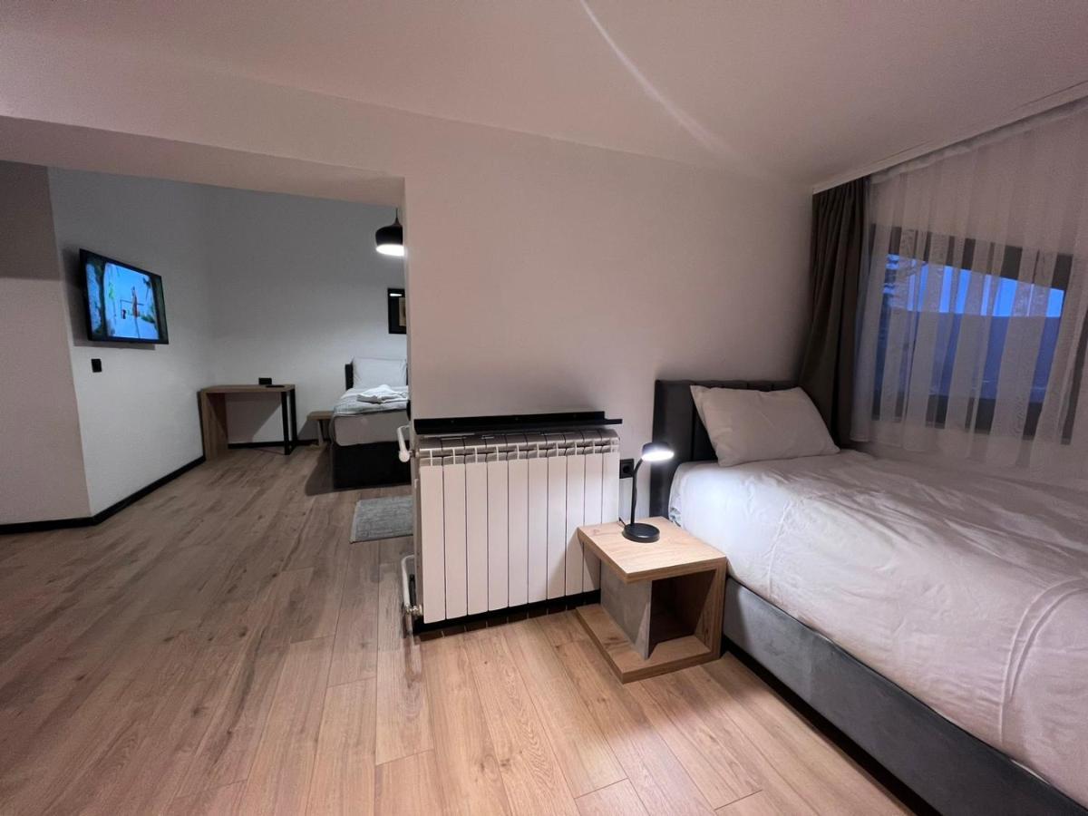 Lakeview Hotel & Apartments مافروفو المظهر الخارجي الصورة